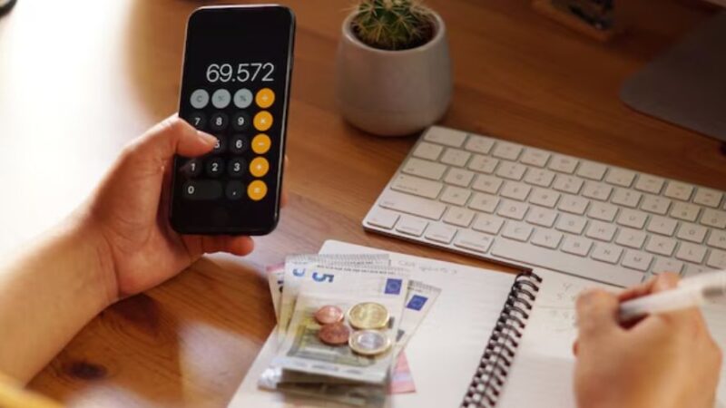 Applying For A Personal Loan in India: Why Use an EMI Calculator?